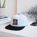 LUXUSGANGSTER Exclusive Cap – Limited Edition (100 Stück weltweit) Nicht einfach nur eine Cap. Ein Statussymbol. Eine Bewegung. Ein Sammlerstück. - Weiß/Schwarz